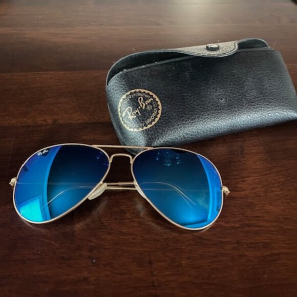 Ray Ban Aviator Gold frame, blue mirror lens - Picture 1 of 1
